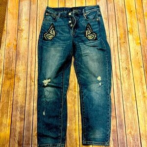 Lucky brand butterfly embroidery jeans size 6/28A lightly worn distressed